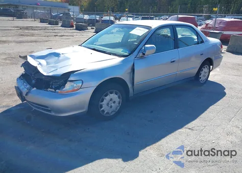 2001 Honda Accord 2.3 Lx из США, поврежденный, VIN 1HGCG66561A082456